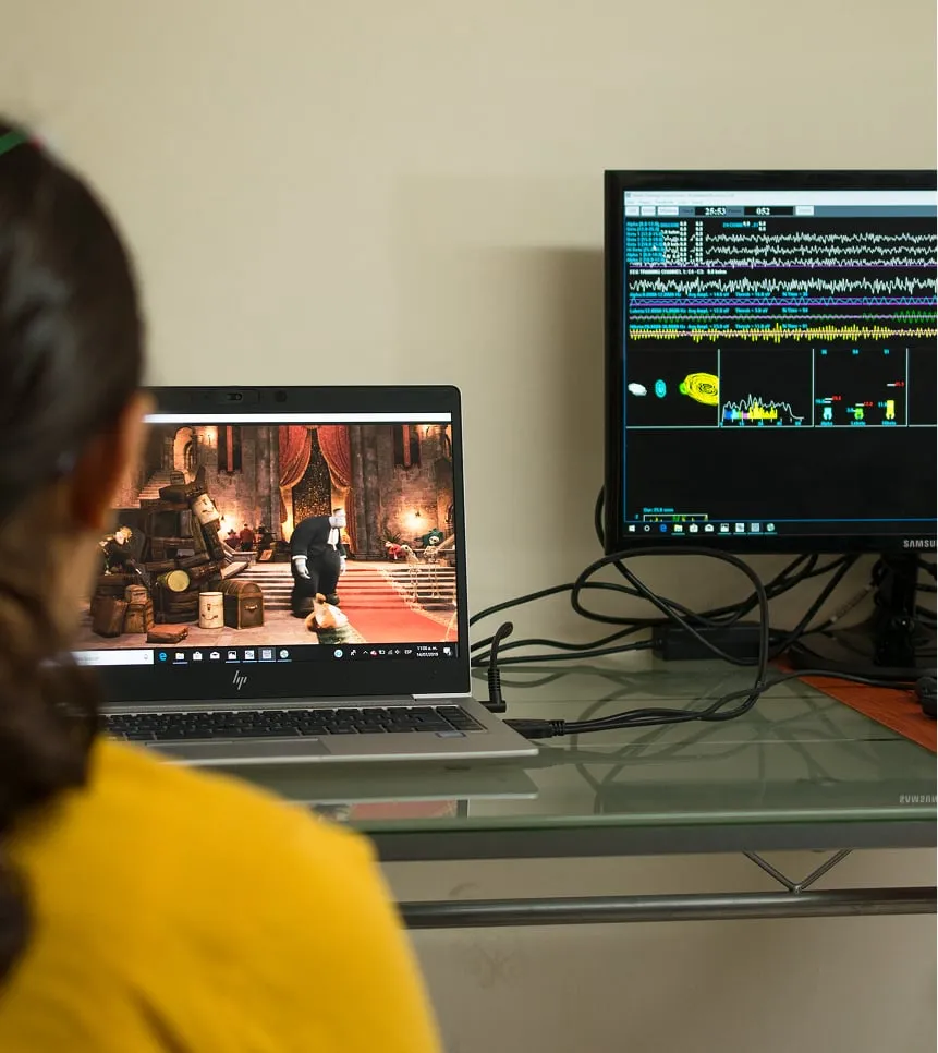 Sesión de neurofeedback frente a monitores